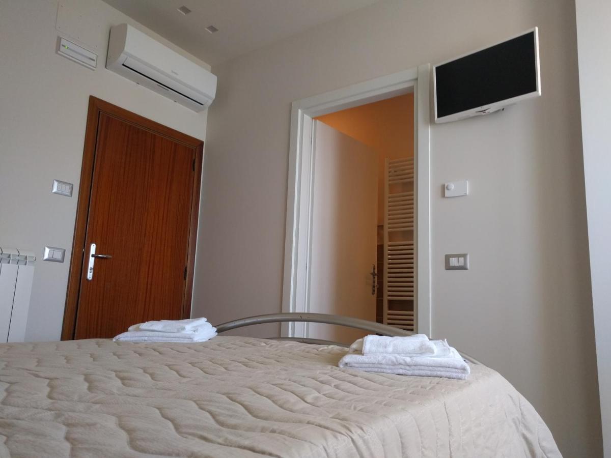 B&B Alba Sul Mare Guest House Massignano Exterior foto